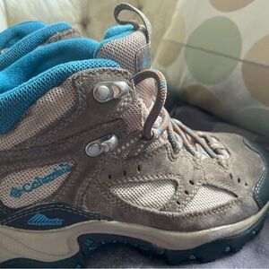 Columbia hiker sz 5.5